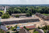 Das Kloster Zinna mit allen im Bau befindlichen Gebäuden aus der Vogelperspektive.