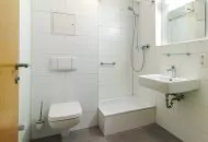 Bestandsimmobilie Dresden-Neustadt, Innenansicht Badezimmer mit Dusche