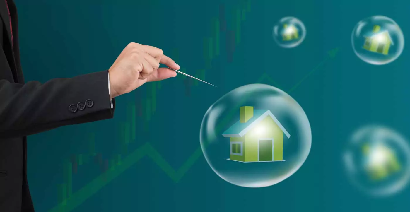 Person mit Nadel in der Hand (links), grünes animiertes Haus in einer Blase (zentriert)