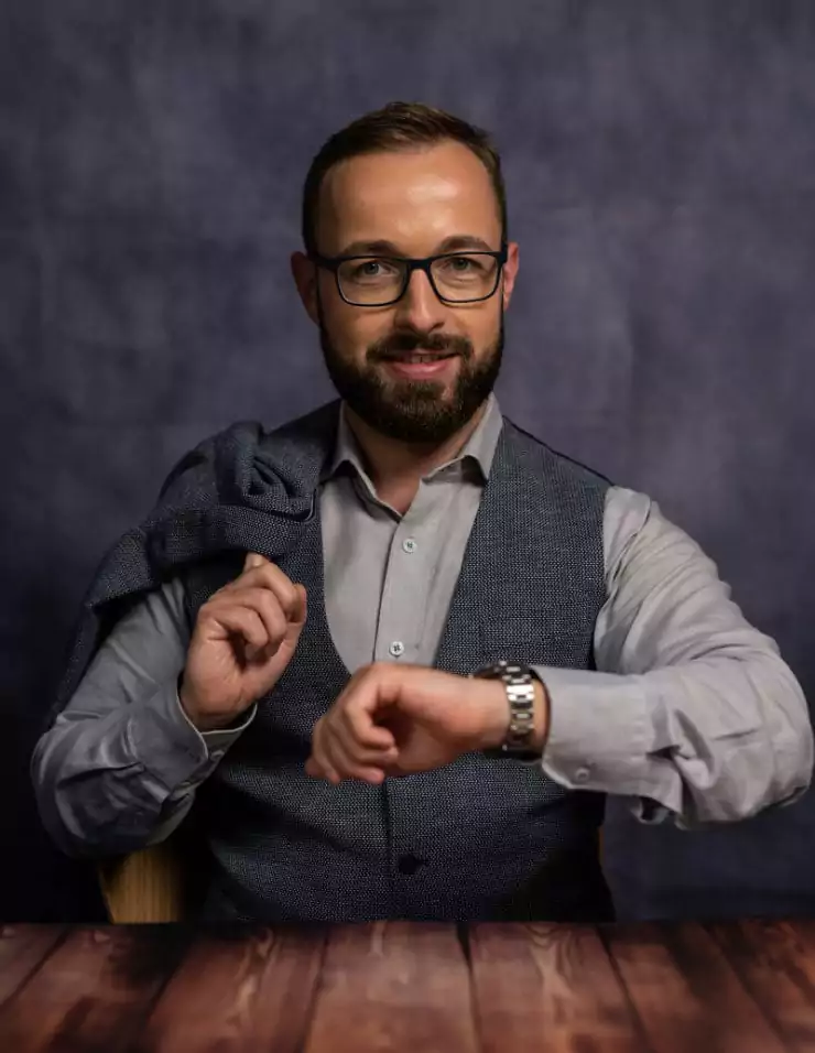 Fabian Schuster (in Pose)