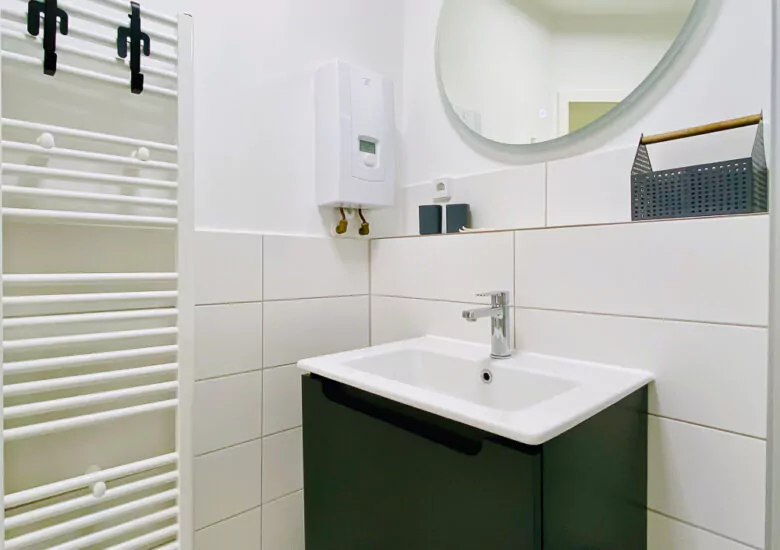 Ferienimmobilie Boltenhagen, Innenansicht des modernen Badezimmers