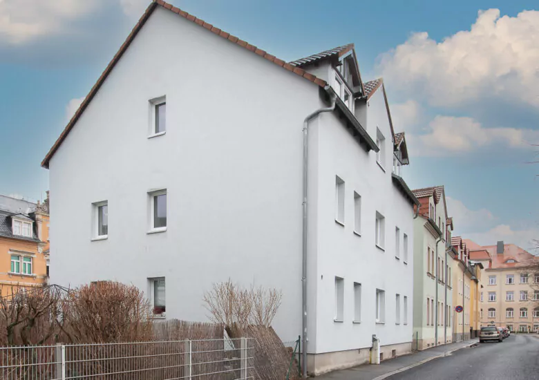 Bestandsimmobilie Weißeritz, Außensansicht mit Straßenbild